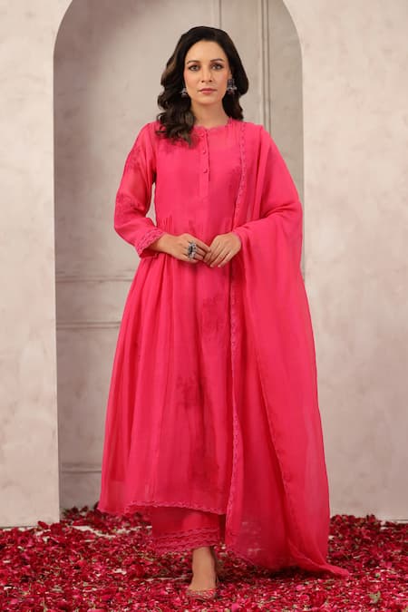 Anshu Wadhwa Pink Chanderi, Organza Embroidery Round Neck Kurta Pant Dupatta Set 