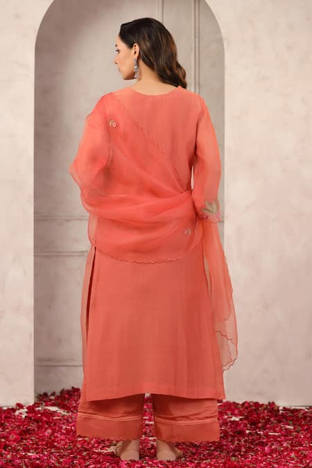 Anshu Wadhwa Peach Chanderi Embroidered Kurta Set 