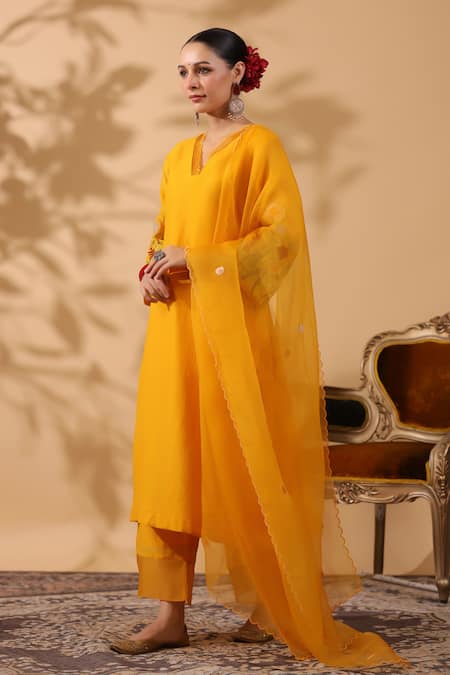 Shop_Anshu Wadhwa_Yellow Chanderi, Organza Embroidery V-neck Kurta Set _Online_at_Aza_Fashions
