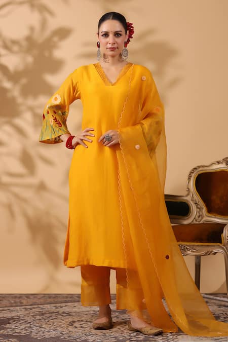 Anshu Wadhwa Yellow Chanderi Embroidered Kurta Set 