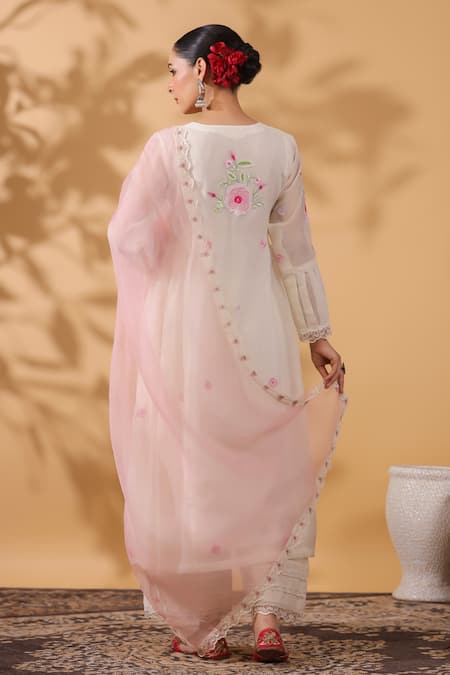 Anshu Wadhwa Pink & Ivory Chanderi Embroidered Kurta Set 