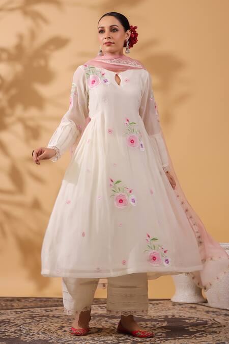 Anshu Wadhwa_Ivory Chanderi, Organza Embroidery Keyhole Neck Pink And Kurta Set _Online_at_Aza_Fashions