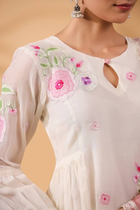 Buy_Anshu Wadhwa_Ivory Chanderi, Organza Embroidery Keyhole Neck Pink And Kurta Set _Online_at_Aza_Fashions
