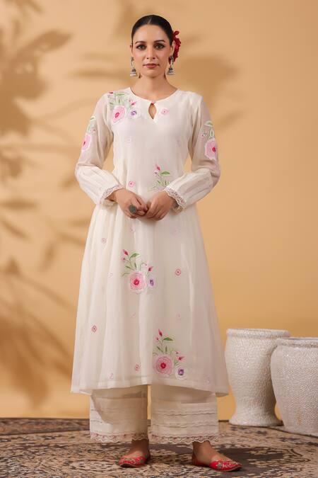 Buy_Anshu Wadhwa_Ivory Chanderi, Organza Embroidery Keyhole Neck Pink And Kurta Set 