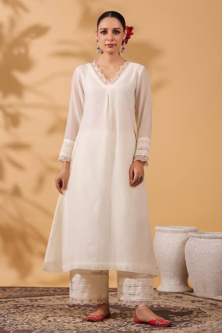 Shop_Anshu Wadhwa_Ivory Chanderi, Organza Embroidery V-neck Pink And Kurta Set _Online_at_Aza_Fashions