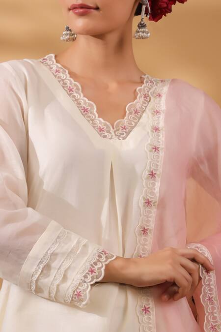Shop_Anshu Wadhwa_Ivory Chanderi, Organza Embroidery V-neck Pink And Kurta Set 
