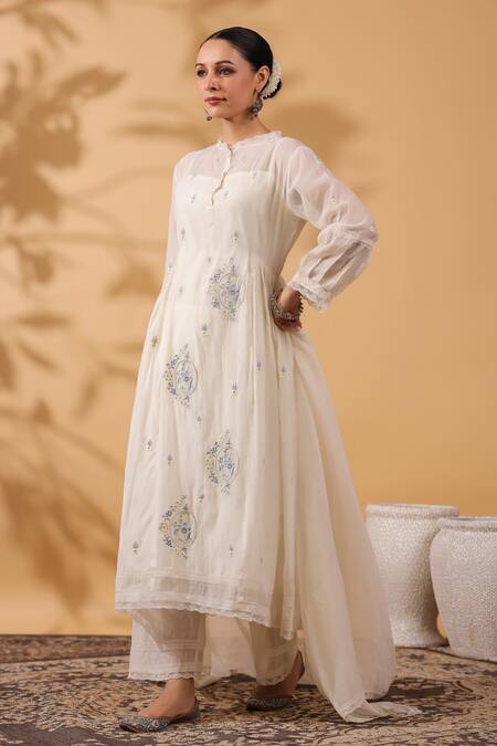 Buy_Anshu Wadhwa_Ivory Chanderi, Organza Embroidery Collared Kurta Set _Online_at_Aza_Fashions