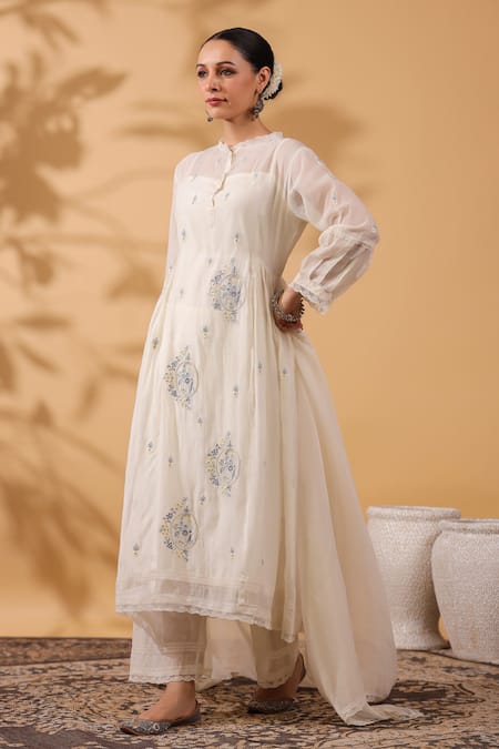 Anshu Wadhwa Ivory Chanderi Embroidered Kurta Set 