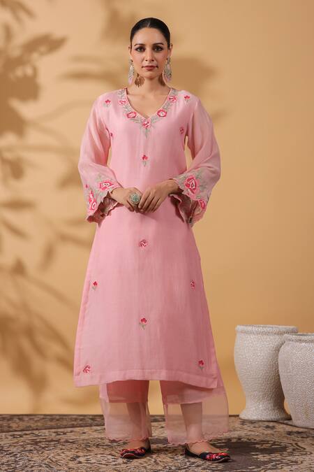 Anshu Wadhwa_Pink Chanderi, Organza Embroidery V-neck Kurta Set _Online_at_Aza_Fashions
