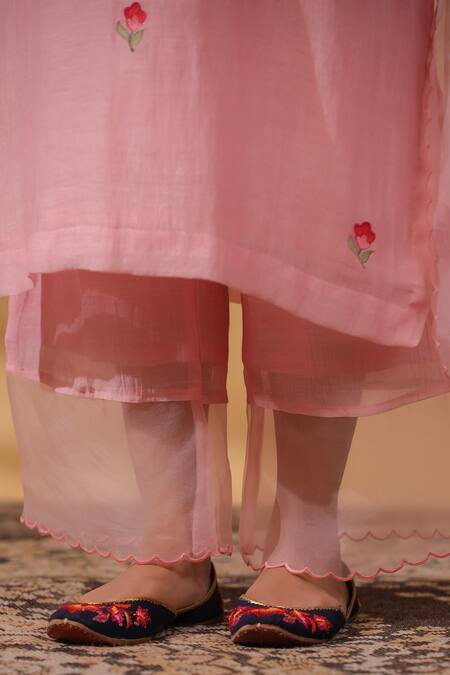 Shop_Anshu Wadhwa_Pink Chanderi, Organza Embroidery V-neck Kurta Set _Online_at_Aza_Fashions