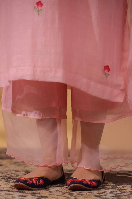 Anshu Wadhwa_Pink Chanderi Embroidery V-neck Kurta Set _Online_at_Aza_Fashions