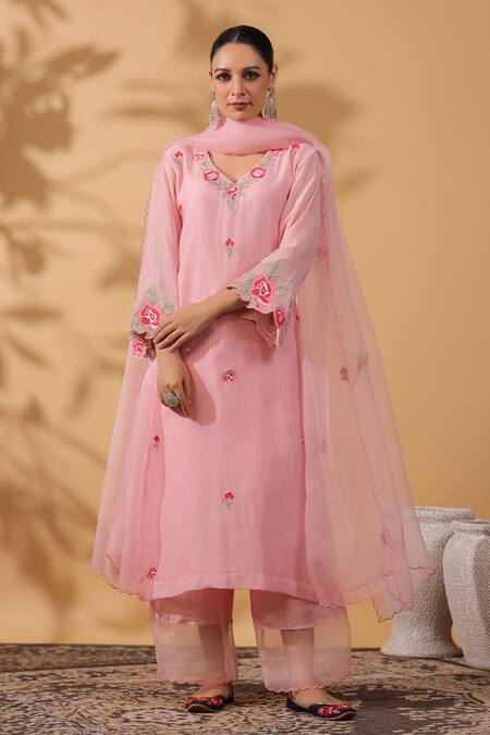 Buy_Anshu Wadhwa_Pink Chanderi Embroidery V-neck Kurta Set 