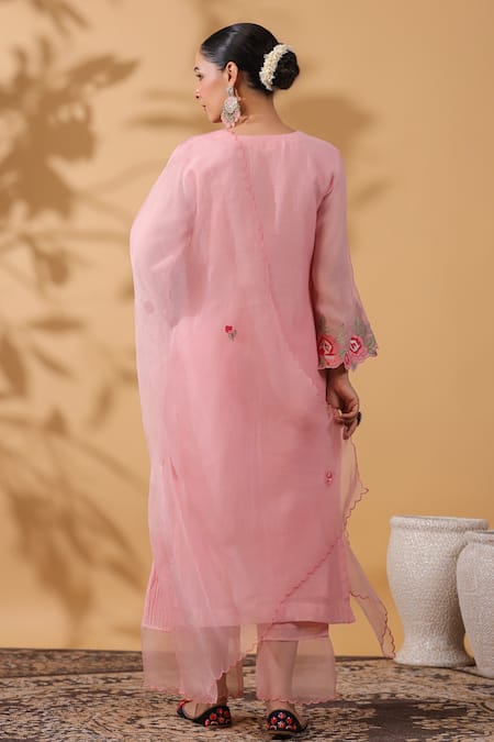 Anshu Wadhwa Chanderi Embroidered Kurta Set 