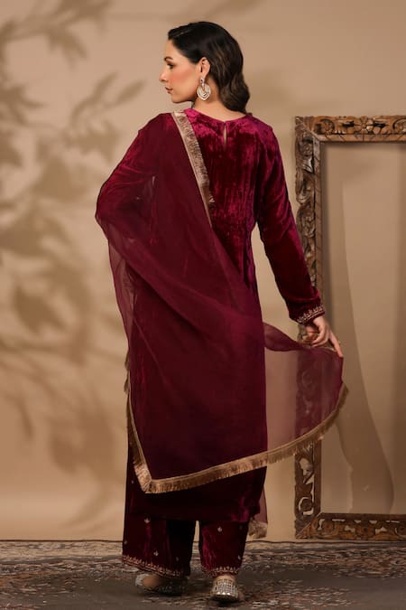 Anshu Wadhwa Maroon Velvet Designer Kurta Set 