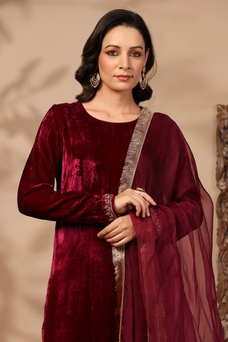 Shop_Anshu Wadhwa_Maroon Velvet Round Neck Designer Kurta Set _Online_at_Aza_Fashions