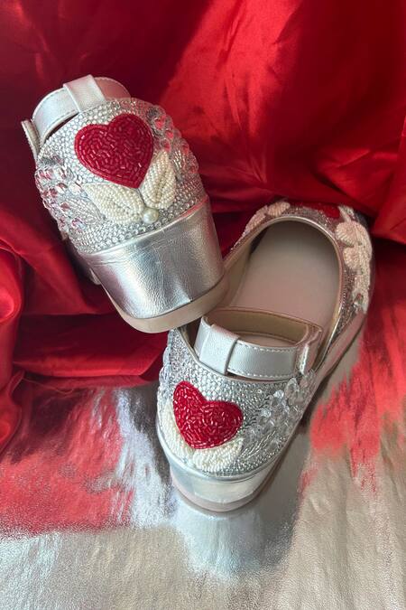 Shop Chal Jooti Silver Lovestruck Designer Wedding Sneakers Online at Aza Fashions Shop_Chal Jooti_Silver Lovestruck Designer Wedding Sneakers_Online_at_Aza_Fashions