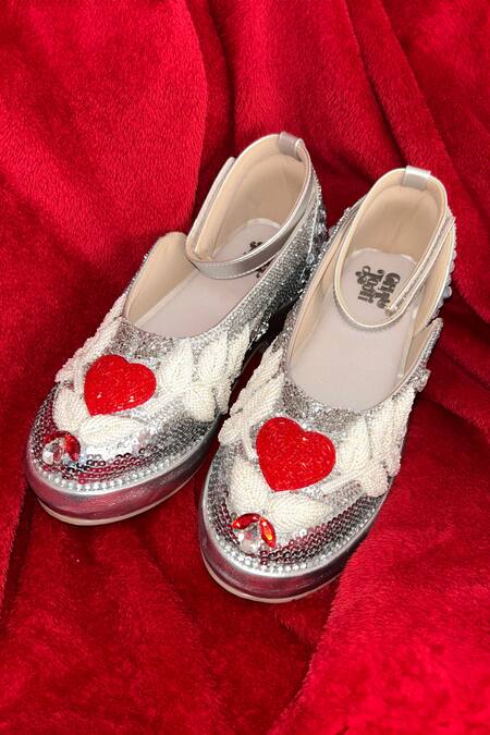 Chal Jooti Silver Lovestruck Designer Wedding Sneakers at Aza Fashions Chal Jooti_Silver Lovestruck Designer Wedding Sneakers_at_Aza_Fashions