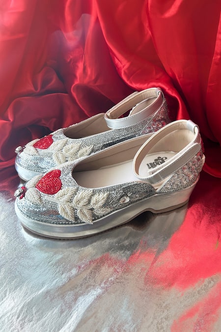 Shop Chal Jooti Silver Lovestruck Designer Wedding Sneakers at Aza Fashions Shop_Chal Jooti_Silver Lovestruck Designer Wedding Sneakers_at_Aza_Fashions