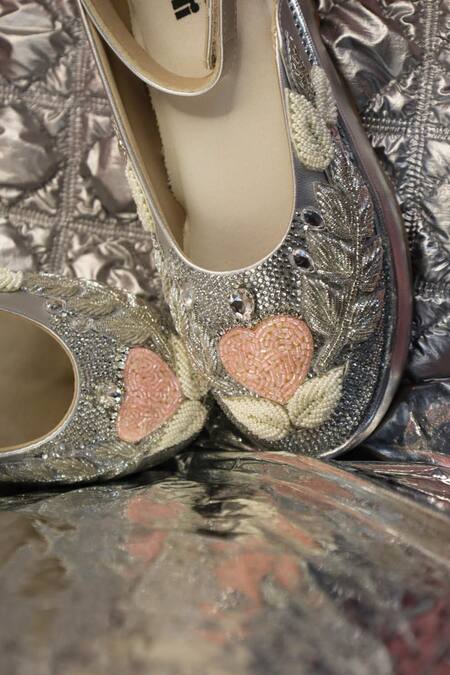 Chal Jooti_Silver Blush Bonbon Wedding Sneakers_at_Aza_Fashions
