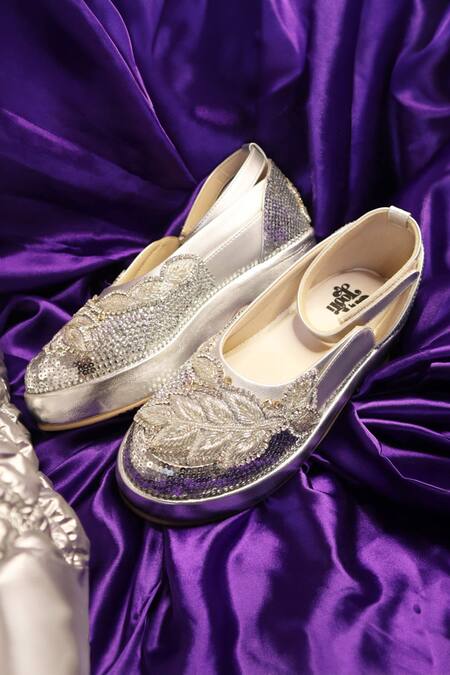 Buy_Chal Jooti_Silver Starlit Shimmer Wedding Sneakers_Online_at_Aza_Fashions