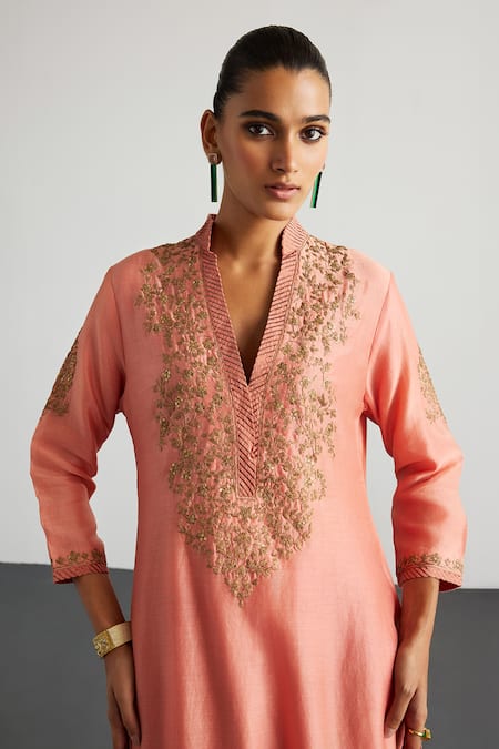 RI.Ritu Kumar Peach Silk, Chanderi, Cotton Embroidery, Zari V-neck Nawabi Kurta Set Online at Aza Fashions RI.Ritu Kumar_Peach Silk, Chanderi, Cotton Embroidery, Zari V-neck Nawabi Kurta Set _Online_at_Aza_Fashions