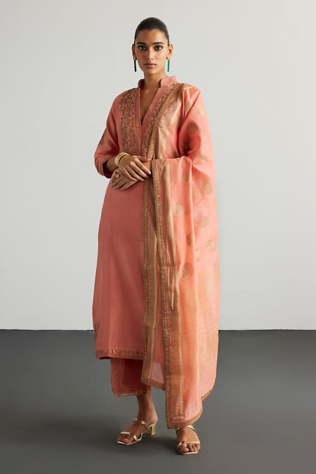 Buy RI.Ritu Kumar Peach Silk, Chanderi, Cotton Embroidery, Zari V-neck Nawabi Kurta Set Buy_RI.Ritu Kumar_Peach Silk, Chanderi, Cotton Embroidery, Zari V-neck Nawabi Kurta Set