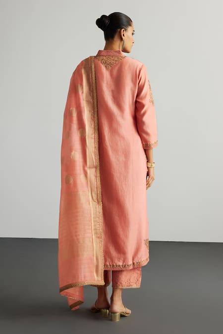 Shop RI.Ritu Kumar Peach Silk, Chanderi, Cotton Embroidery, Zari V-neck Nawabi Kurta Set at Aza Fashions Shop_RI.Ritu Kumar_Peach Silk, Chanderi, Cotton Embroidery, Zari V-neck Nawabi Kurta Set _at_Aza_Fashions