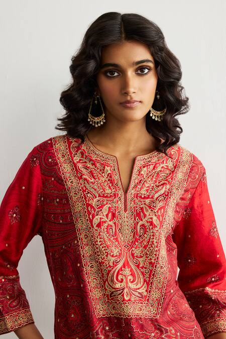 Buy RI.Ritu Kumar Red Rayon, Crepe, Viscose, Chinon Embroidery Split Jamawar Silk Kurta Pant Set Buy_RI.Ritu Kumar_Red Rayon, Crepe, Viscose, Chinon Embroidery Split Jamawar Silk Kurta Pant Set