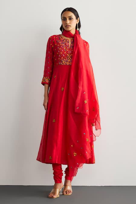 RI.Ritu Kumar Red Chanderi, Silk, Cotton, Lycra Embroidery Round Neck Haldi Kurta Set Online at Aza Fashions RI.Ritu Kumar_Red Chanderi, Silk, Cotton, Lycra Embroidery Round Neck Haldi Kurta Set _Online_at_Aza_Fashions