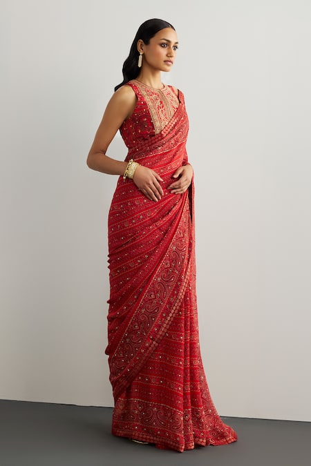 RI.Ritu Kumar Red Viscose, Silk, Chinon, Crepe Embroidery Round Brocade Jamawar Saree Set Online at Aza Fashions RI.Ritu Kumar_Red Viscose, Silk, Chinon, Crepe Embroidery Round Brocade Jamawar Saree Set _Online_at_Aza_Fashions