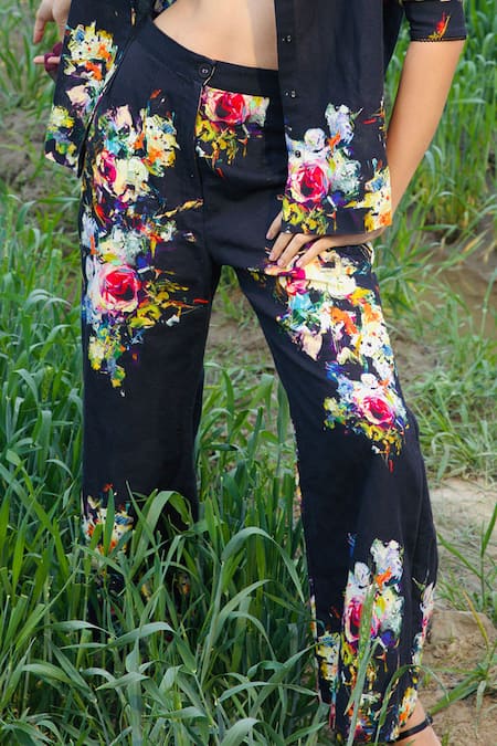 She'll_Black Linen, Chiffon Collared, Sweetheart Neck Floral Print Shirt And Pant Set _at_Aza_Fashions