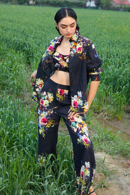 Buy_She'll_Black Linen, Chiffon Collared, Sweetheart Neck Floral Print Shirt And Pant Set 
