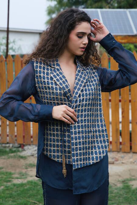 Buy_She'll_Blue V-neck Metallic Vest Shirt And Pant Set _Online_at_Aza_Fashions