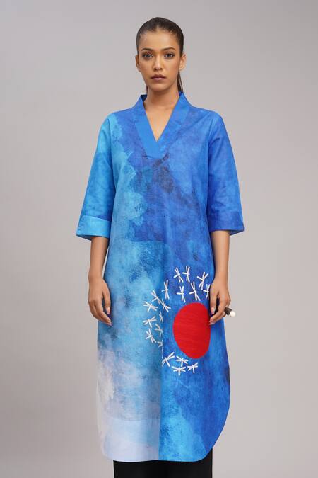 Taika By Poonam Bhagat_Multi Color Silk Embroidery, Foil Printing V-neck, Collared Sky Printed Tunic _at_Aza_Fashions