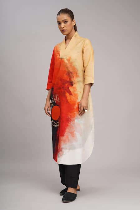 Taika By Poonam Bhagat_Multi Color Silk Embroidery V-neck, Collared Fire Abstract Art Print Tunic _at_Aza_Fashions