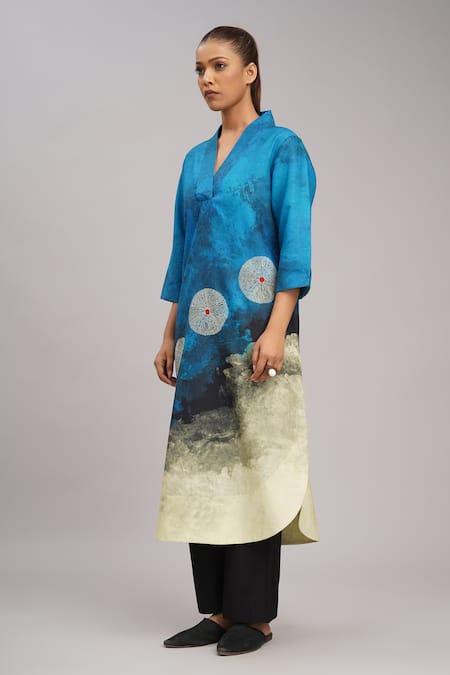 Buy_Taika By Poonam Bhagat_Multi Color Silk Embroidery V-neck, Collared Ocean Abstract Print Tunic _Online_at_Aza_Fashions