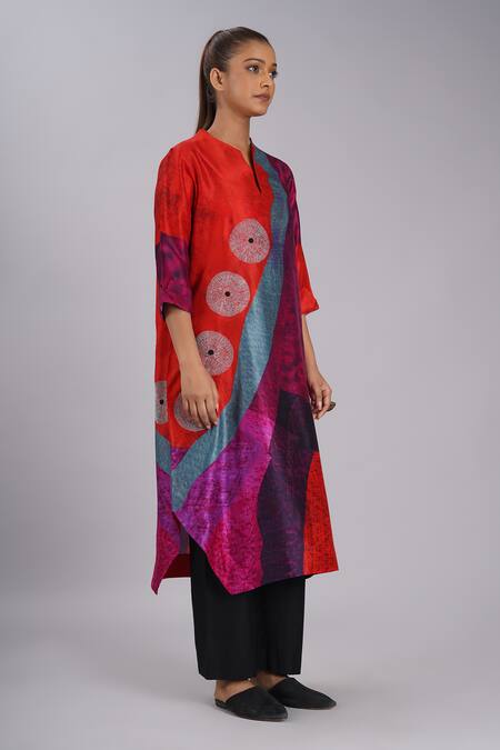 Buy_Taika By Poonam Bhagat_Multi Color Silk Embroidery Split V-neck Blue Streak Abstract Art Print Tunic _Online_at_Aza_Fashions