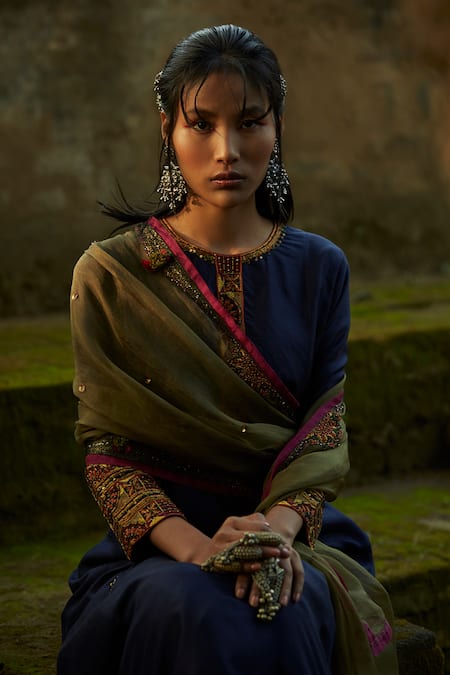 Buy_Medha_Blue Silk, Tissue, Organza Embroidery Round Neck Kurta Set With Dupatta 