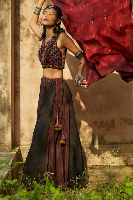 Buy_Medha_Red Silk Beads, Tassels V-neck Handcrafted Embroidered Skirt Set 