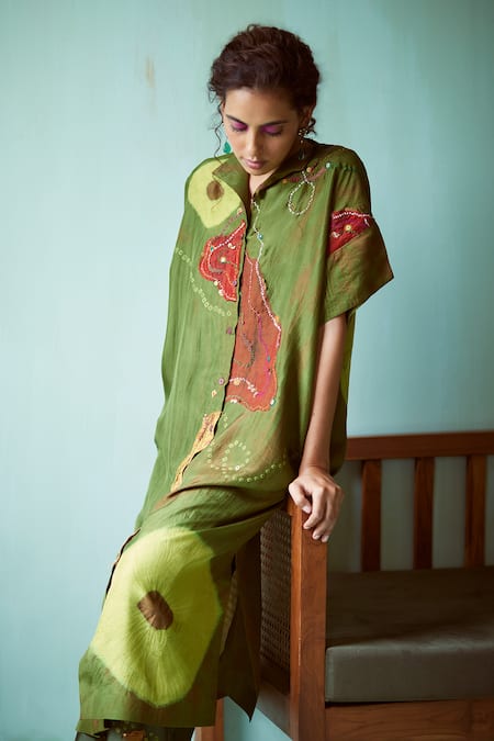 Medha Green Chanderi Embroidery Collared Handcrafted Tunic And Pant Set Online at Aza Fashions Medha_Green Chanderi Embroidery Collared Handcrafted Tunic And Pant Set _Online_at_Aza_Fashions