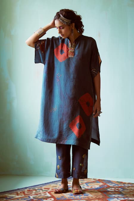 Shop Medha Teal Silk, Chanderi Embroidery Collared Blue Habutai Tunic And Pant Shop_Medha_Teal Silk, Chanderi Embroidery Collared Blue Habutai Tunic And Pant