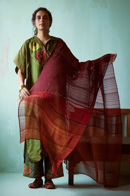 Shop_Medha_Red Chiffon Embroidery Textured Dupatta Set _Online_at_Aza_Fashions