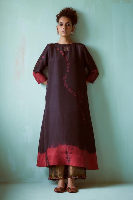 Medha_Black Tissue Embroidery, Beads Round Neck Habutai Silk Tunic And Pants Set _Online_at_Aza_Fashions