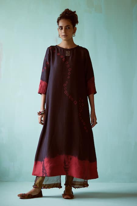Shop_Medha_Black Tissue Embroidery, Beads Round Neck Habutai Silk Tunic And Pants Set _Online_at_Aza_Fashions