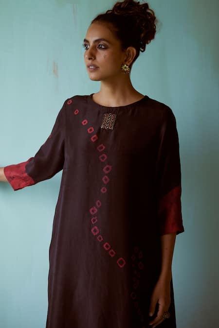 Medha_Black Tissue Embroidery, Beads Round Neck Habutai Silk Tunic And Pants Set _at_Aza_Fashions