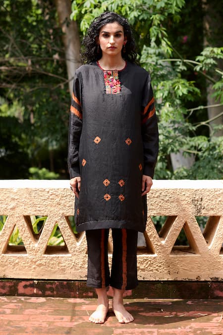 Medha Black Chiffon, Satin, Silk, Cotton Embroidery Round Neck Crinkled Kurta Set