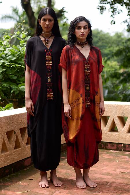 Medha Black Satin, Chiffon Beads V-neck Crinkled Kurta Set Online at Aza Fashions Medha_Black Satin, Chiffon Beads V-neck Crinkled Kurta Set _Online_at_Aza_Fashions