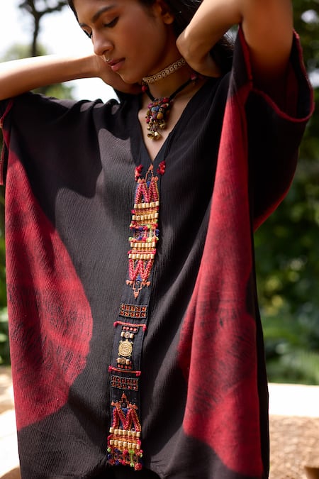 Buy Medha Black Satin, Chiffon Beads V-neck Crinkled Kurta Set Online at Aza Fashions Buy_Medha_Black Satin, Chiffon Beads V-neck Crinkled Kurta Set _Online_at_Aza_Fashions