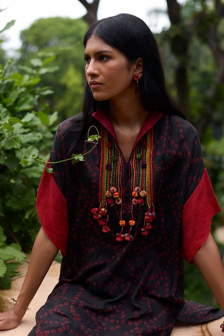 Buy_Medha_Black Silk, Cotton Beads Mandarin Collar And Red Handcrafted Tunic Pant Set _Online_at_Aza_Fashions