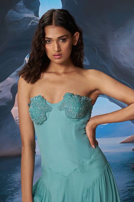 Amrta By Guneet Kondal_Blue Chiffon, Shantoon Embroidery Sweetheart Neck Conch Song Applique Maxi Dress _Online_at_Aza_Fashions